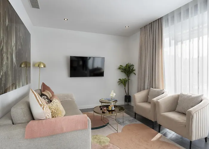 Premium With Terrace In Higueron * Fuengirola