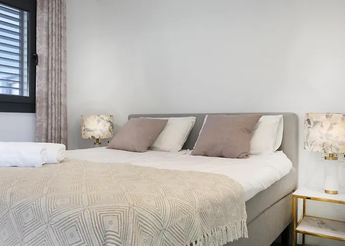 Premium With Terrace In Higueron Apartment *