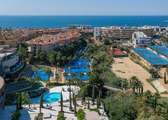 Premium With Terrace In Higueron Fuengirola